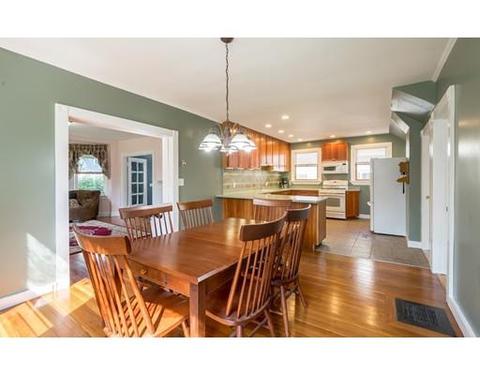 15 Devon Ave, Beverly, MA 01915 photo 4
