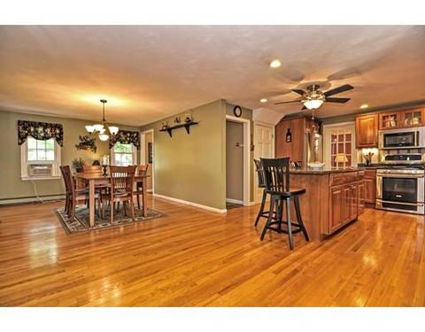 10 Hitching Post Dr, Walpole, MA 02081 photo 6