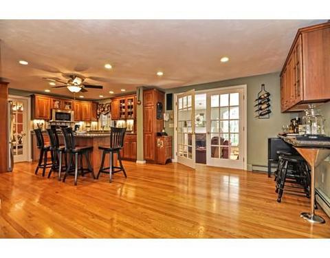 10 Hitching Post Dr, Walpole, MA 02081 photo 5