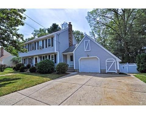 10 Hitching Post Dr, Walpole, MA 02081 photo 1