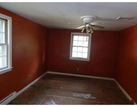 74 Fallston St, Springfield, MA 01119 photo 9