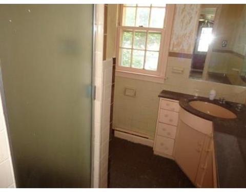 74 Fallston St, Springfield, MA 01119 photo 10