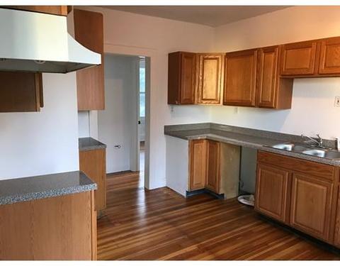 14 Rochelle St, Springfield, MA 01109 photo 2