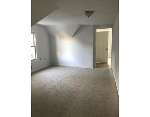 14 Rochelle St, Springfield, MA 01109 photo 8