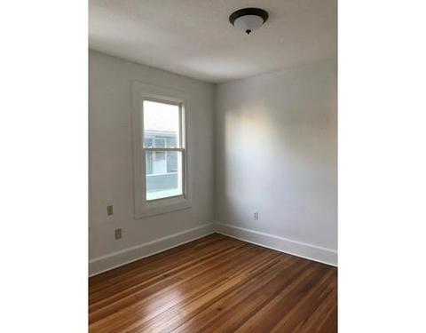 14 Rochelle St, Springfield, MA 01109 photo 10