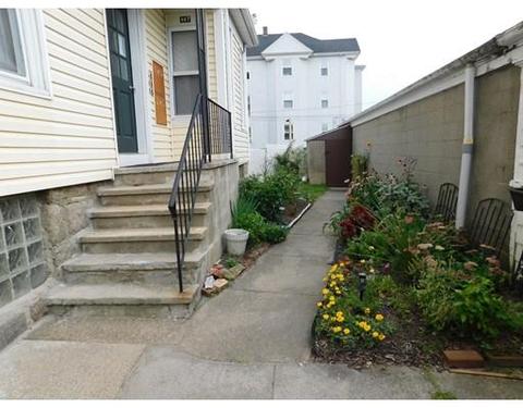 447 Osborn St, Fall River, MA 02724 photo 3