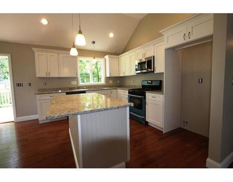 2 Crawford St, Worcester, MA 01604 photo 3