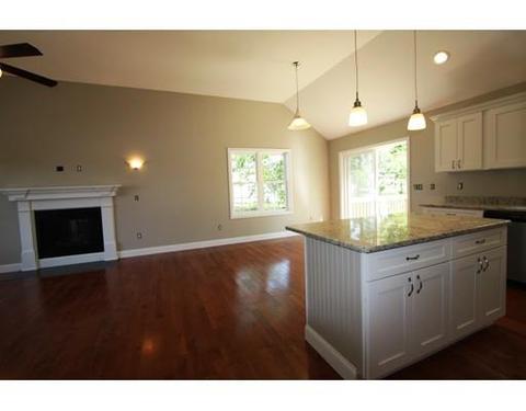 2 Crawford St, Worcester, MA 01604 photo 5
