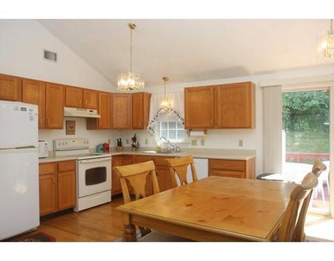 19 Corinth Dr, Worcester, MA 01606 photo 4