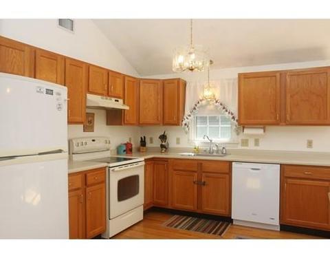 19 Corinth Dr, Worcester, MA 01606 photo 3