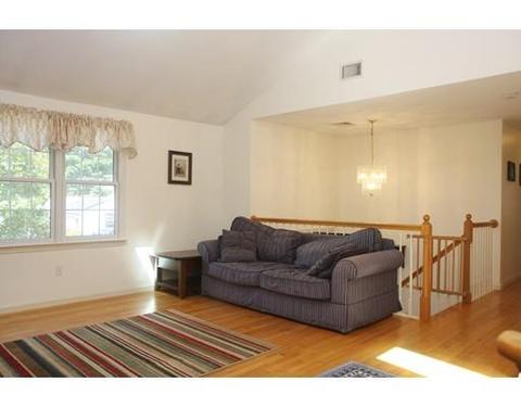 19 Corinth Dr, Worcester, MA 01606 photo 9