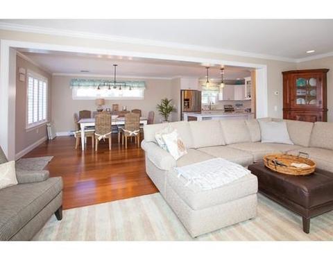 8 S St, Hull, MA 02045 photo 3