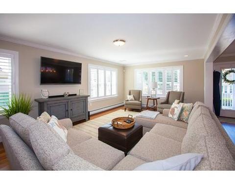 8 S St, Hull, MA 02045 photo 2