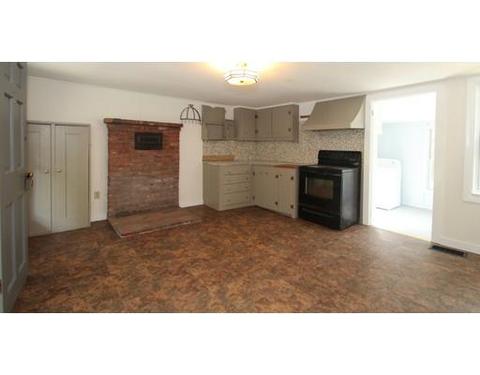 8 North St, Erving, MA 01344 photo 4