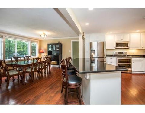 44 Ledgewood Dr, Danvers, MA 01923 photo 3