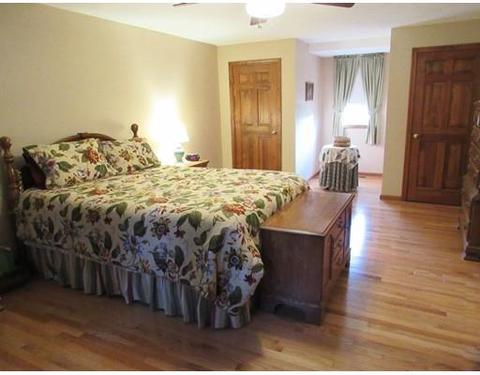 28 Wachusett Dr, Sutton, MA 01590 photo 17