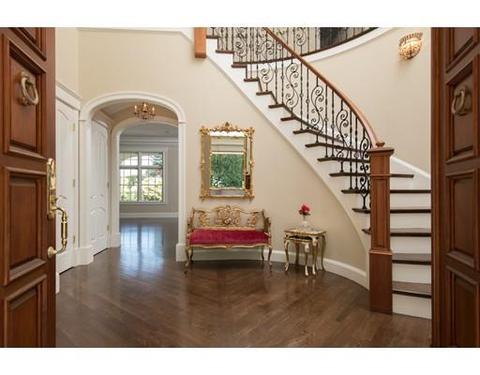 28 Canterbury St, Hingham, MA 02043 photo 3