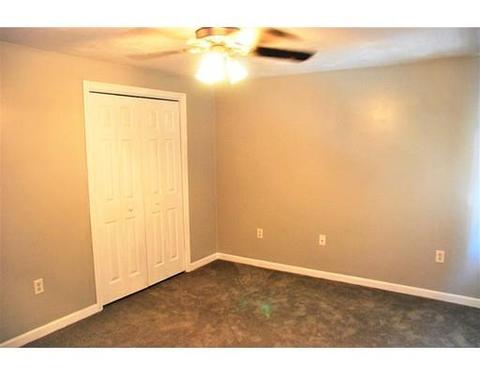 39 Locust Ave, Worcester, MA 01604 photo 9
