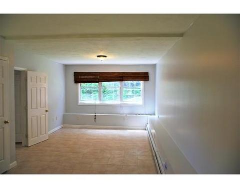 39 Locust Ave, Worcester, MA 01604 photo 14