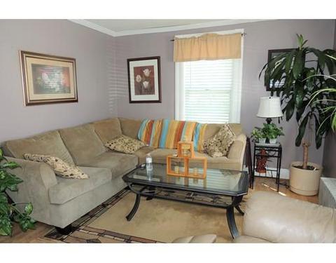 22 Queen St, Springfield, MA 01109 photo 3