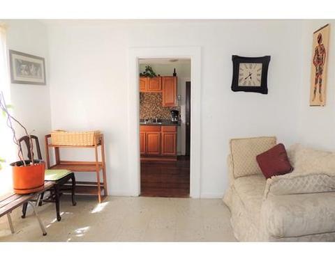 22 Queen St, Springfield, MA 01109 photo 13