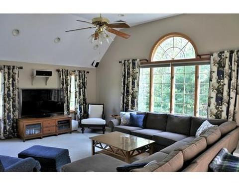 63 Glen Ave, Upton, MA 01568 photo 3