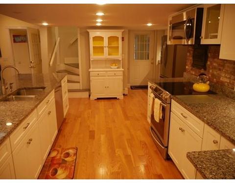 36 Elm St, Georgetown, MA 01833 photo 3