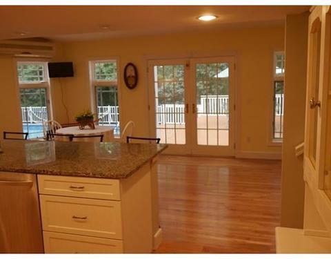 36 Elm St, Georgetown, MA 01833 photo 5