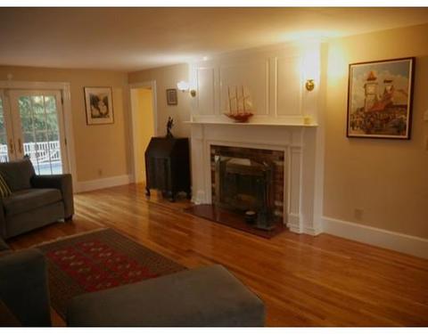36 Elm St, Georgetown, MA 01833 photo 11