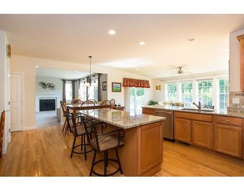 17 Howarth Dr, Upton, MA 01568 photo 7
