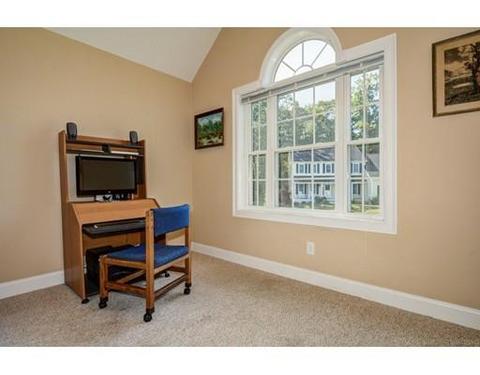 516 Roosevelt Dr, Northbridge, MA 01534 photo 21