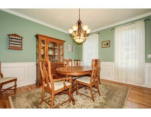516 Roosevelt Dr, Northbridge, MA 01534 photo 4