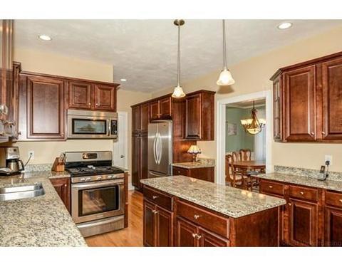 516 Roosevelt Dr, Northbridge, MA 01534 photo 5