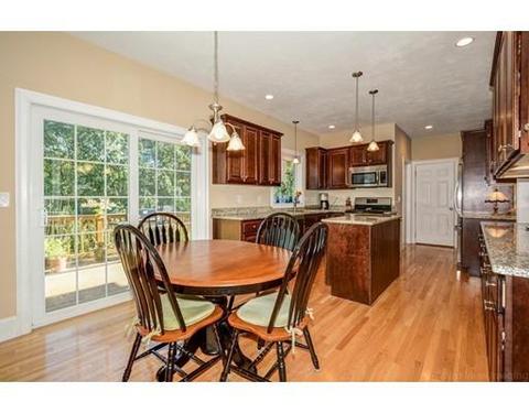516 Roosevelt Dr, Northbridge, MA 01534 photo 8