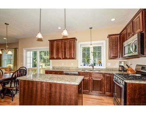 516 Roosevelt Dr, Northbridge, MA 01534 photo 6