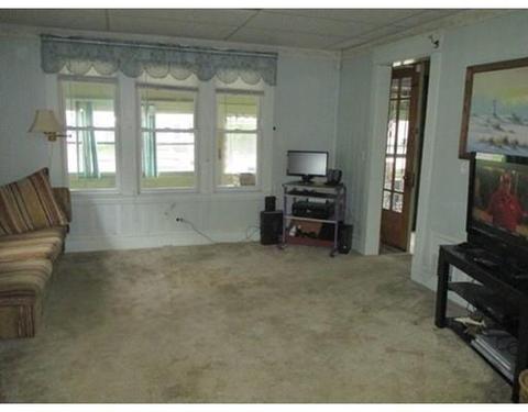 128 Phoenix Ter, Springfield, MA 01104 photo 6