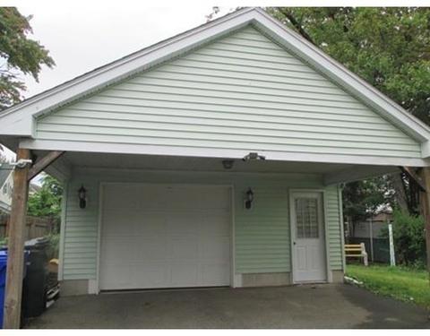 128 Phoenix Ter, Springfield, MA 01104 photo 12