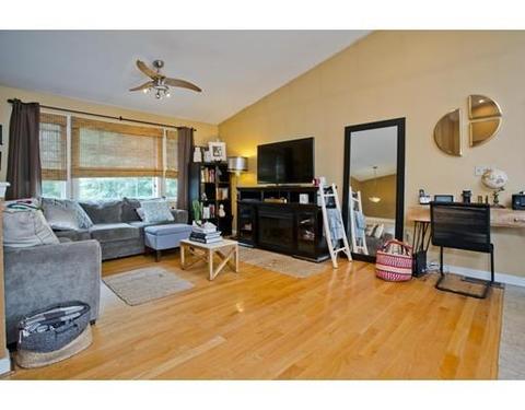 143 Barre St, Springfield, MA 01119 photo 7