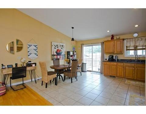 143 Barre St, Springfield, MA 01119 photo 4