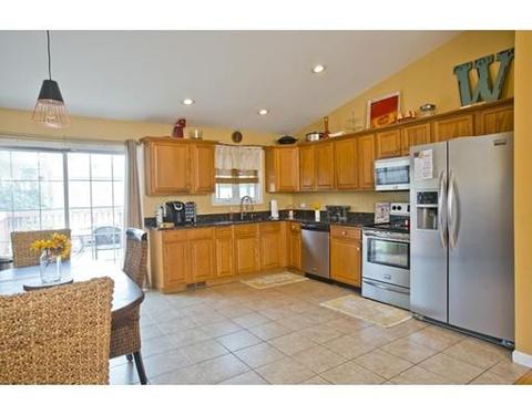 143 Barre St, Springfield, MA 01119 photo 2