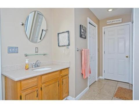 143 Barre St, Springfield, MA 01119 photo 8