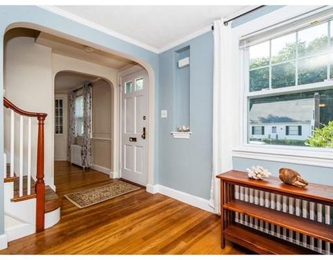 36 Forest St, Wakefield, MA 01880 photo 2