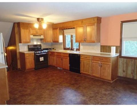 25 Ohio Ave, Chicopee, MA 01013 photo 2