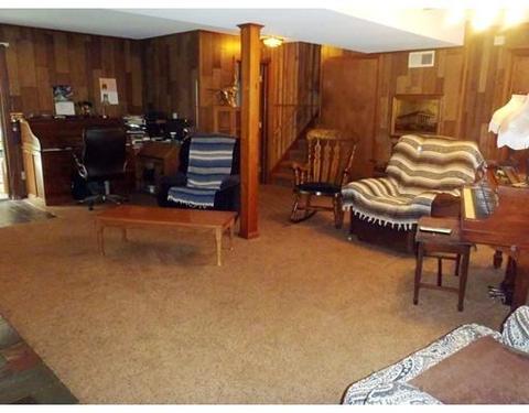 25 Ohio Ave, Chicopee, MA 01013 photo 6