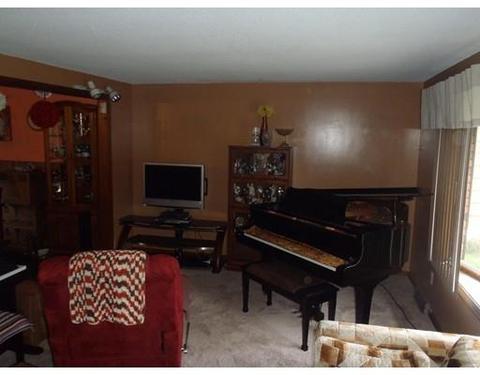25 Ohio Ave, Chicopee, MA 01013 photo 7