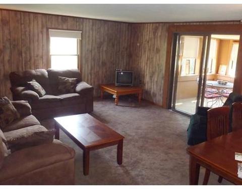 17 Ohio Ave, Chicopee, MA 01013 photo 4