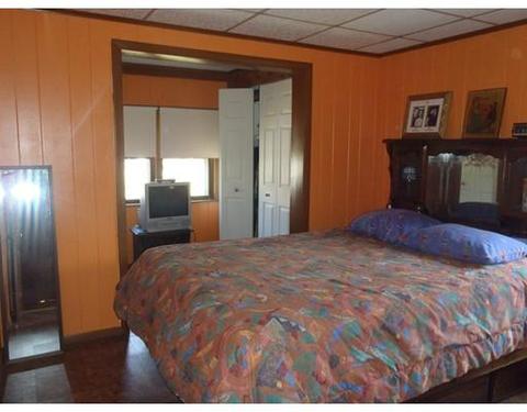 17 Ohio Ave, Chicopee, MA 01013 photo 6