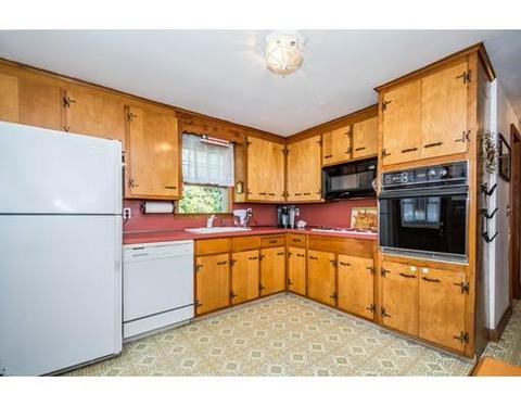 140 Willow St, Reading, MA 01867 photo 6