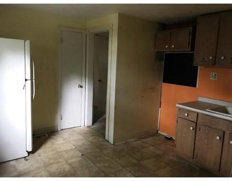 50 E Bay Path Ter, Springfield, MA 01109 photo 4