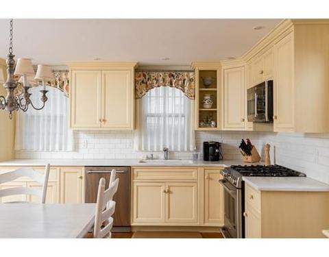 22 Lincoln St, Hingham, MA 02043 photo 4